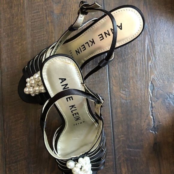 Anne Klein Iflex Strappy Pearl Heel - Picture 5 of 8